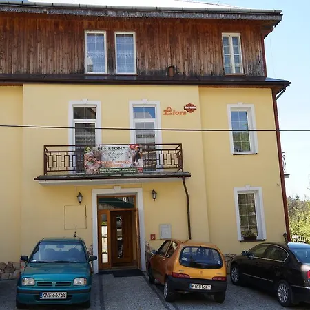 Flora Homestay